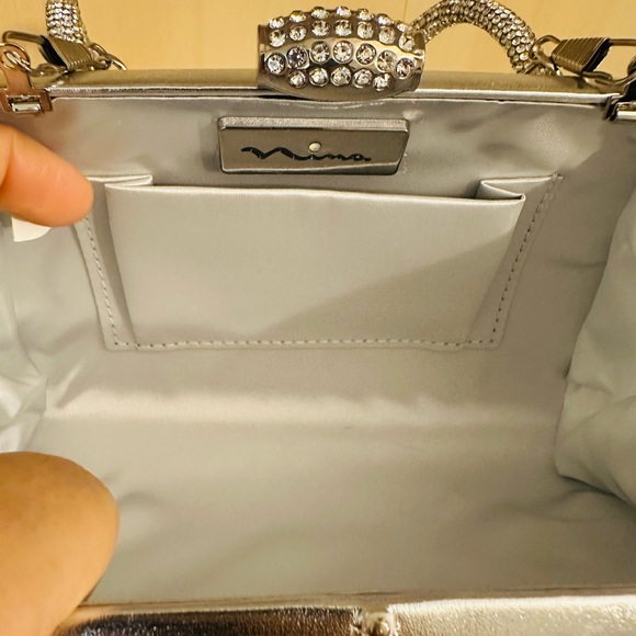 Nina Silver Crystal Evening Clutch – Hardcase – Elegant & Sparkly - Picture 3 of 13